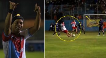 El genial Golazo de Ronaldinho durante un Partido en Ecuador